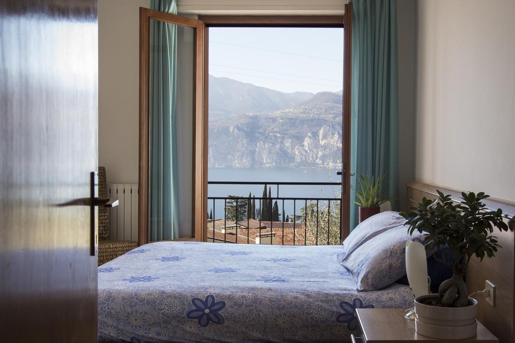 Casa Bianca Hotel Malcesine Bagian luar foto