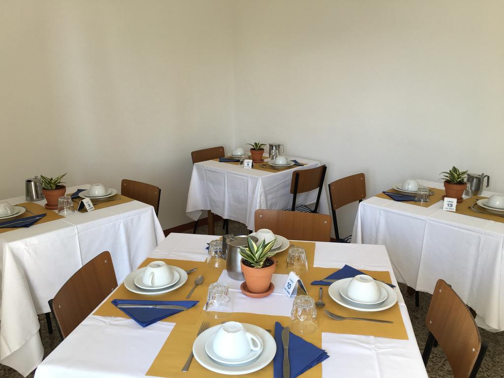 Casa Bianca Hotel Malcesine Bagian luar foto