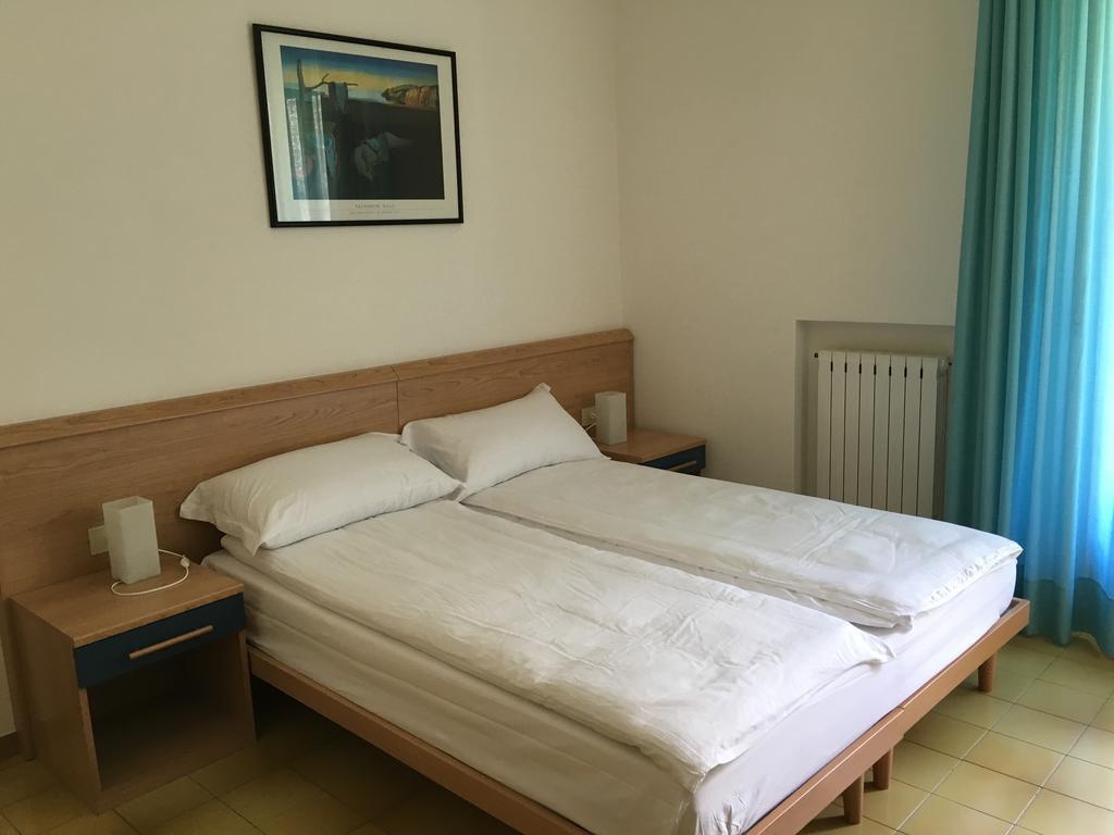 Casa Bianca Hotel Malcesine Bagian luar foto