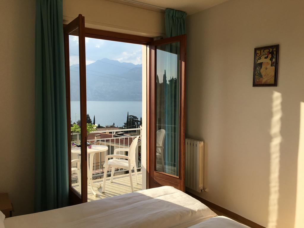 Casa Bianca Hotel Malcesine Ruang foto